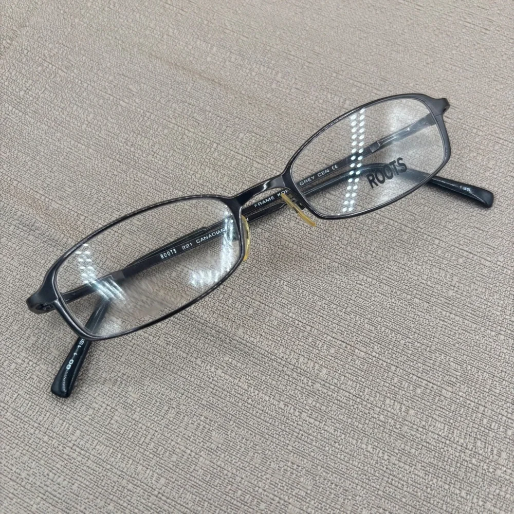 Roots 221 Canadian Design Eyeglass Frames Dark Grey Oval 46/18 135 Metal Eyewear